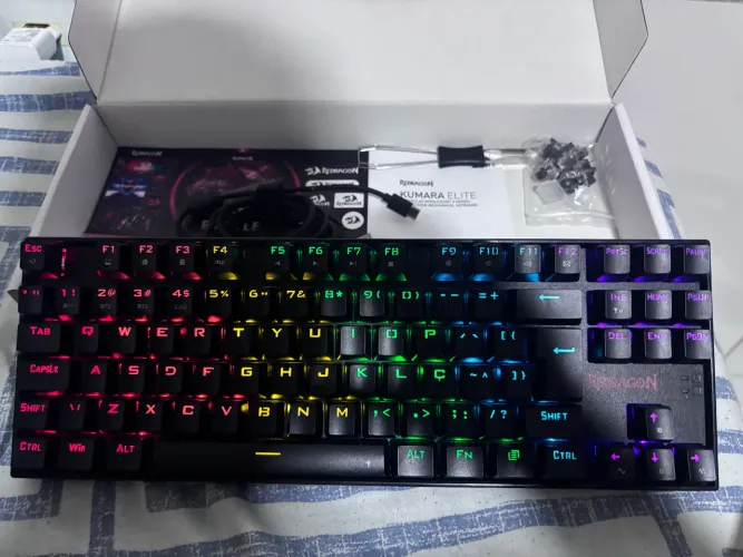 Teclado mecânico Redragon Kurama Elite