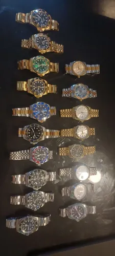 Lote com 18 relógios automáticos pulseira de aço dourados, pratas e mistos