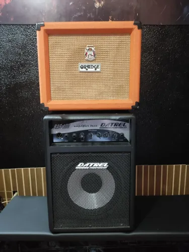 Amplificador Bass e Guitarra.