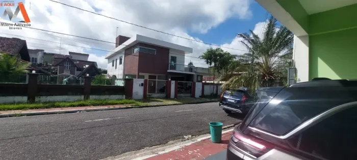 Casa de alto padrão com 4 suítes, piscina e espaço gourmet no condomínio Alto de Pinheiros