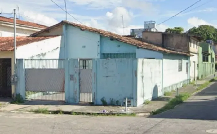 Casa de canto com ponto comercial
