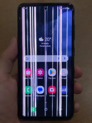 Galaxy S21 - Com listras brancas na tela