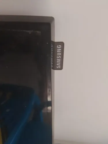Samsung LH32DBE (modelo completo LH32DBEPLGV/ZD) é um monitor profissional comercial