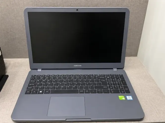 Notebook Samsung Expert - i5 8ª Geração | 8GB RAM | SSD 256GB | GeForce MX110