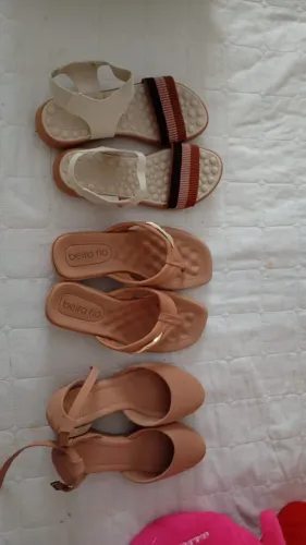 Vendo 3 pares de sandália 