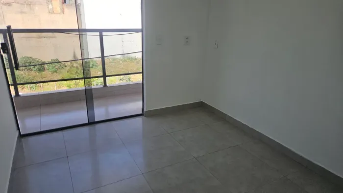 ALUGO NA QE 38 COM 03 QUARTOS