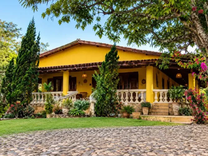 Sítio com casa e 02 Chalés em Mulungu à Venda