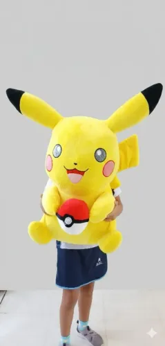 Pikachu Gigante