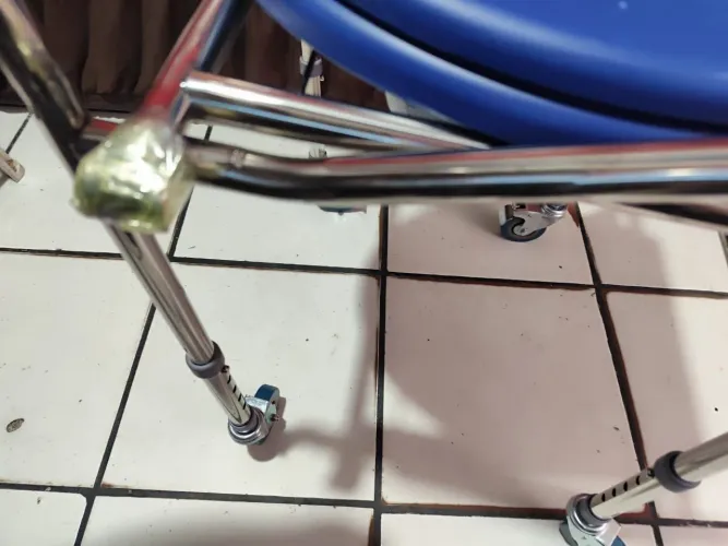 Cadeira Pra Banho 4 Rodas Com Assento Dobravel 100kg Supermedy