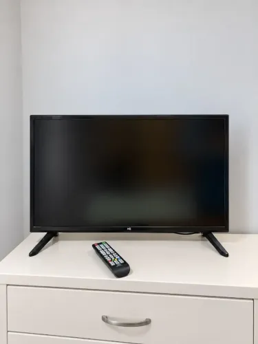 TV 28 POLEGADAS HQ COM CONTROLE