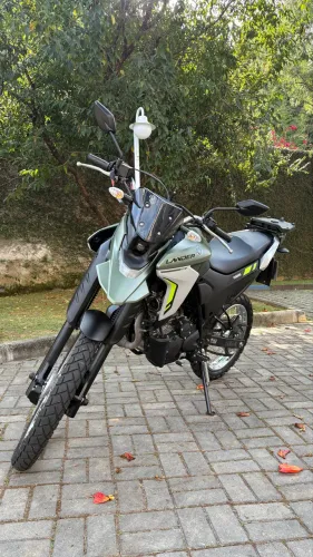 Yamaha Lander 2025 apenas 890 km novíssima