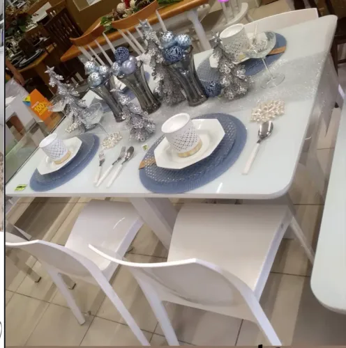 Mesa de Jantar + 4 Cadeiras Tramontina Brancas