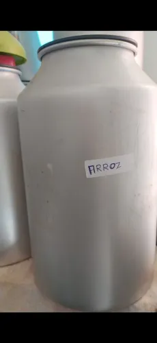 Latas para mantimentos.