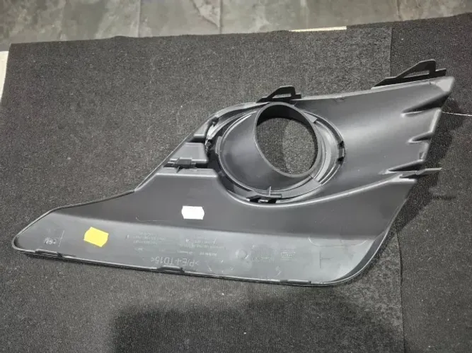 Moldura farol auxilar esquerdo Renault Sandero GT LINE INTENSE LIFE ZEN 2020-2023
