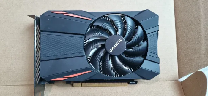Placa de vídeo GTX 1050 ti 4g Gigabyte