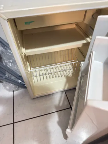 Vende-se frigobar cônsul em perfeito estado de funcionamento