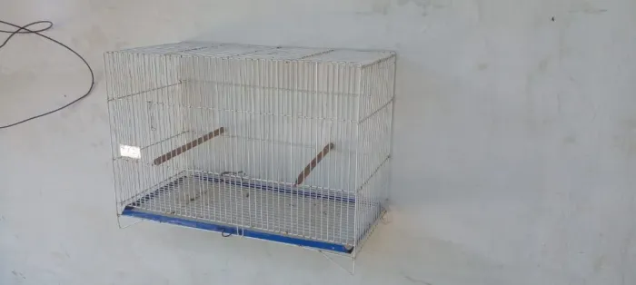 Gaiola de arame Branco medindo 55x35cm