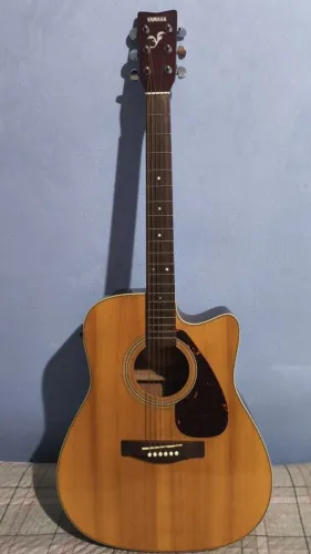 Violão Yamaha FX370C Eletroacústico + Bag CRBag + Correia Basso