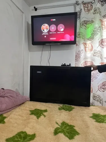 ? LOTE COM 2 TVs PANASONIC 32" + 1 ROKU EXPRESS 1080p FULL HD