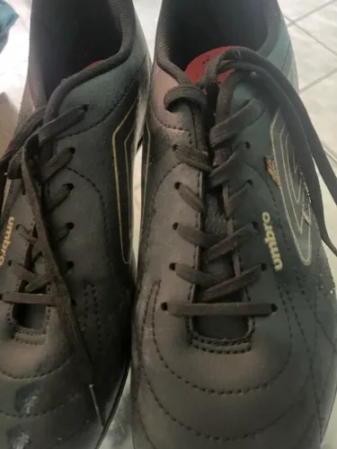 Chuteira umbro