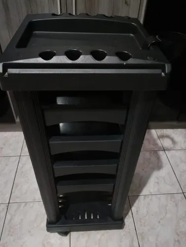 Vendo carrinho auxiliar para salão de beleza