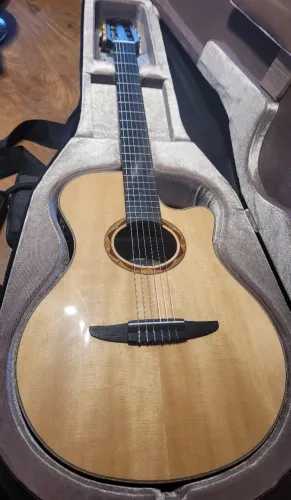 Violão Yamaha nylon profissional impecável