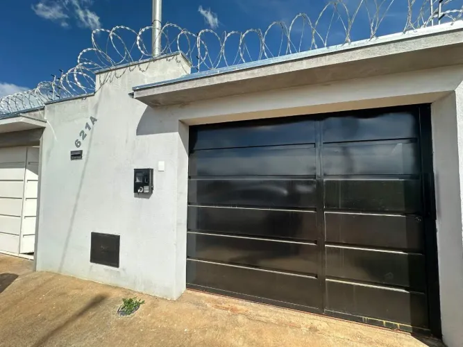 Casa nova em Montes Claros, no bairro Jardim Olímpico, para locação, 03 quarto(s)