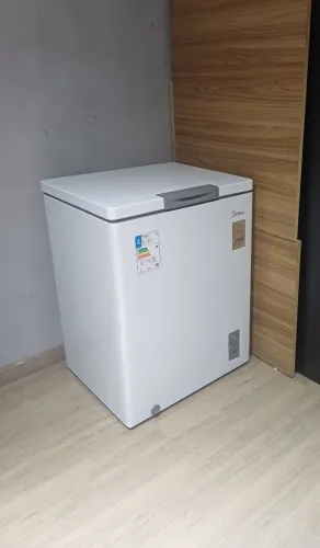 Vende-se Freezer semi-novo 
