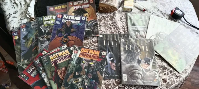 HQs Aliens vs Batman , Batman vs predador 15 revistas histórias completas