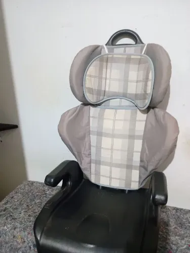 Cadeirinha com acento para carro