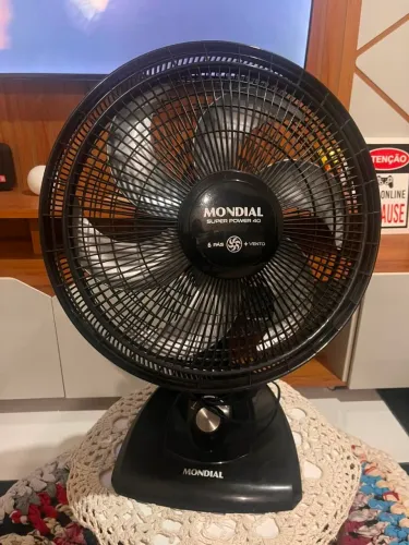 Ventilador mondial grande e forte 220wvts