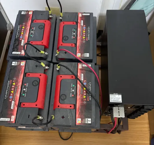 Kit OFF grid-No break SBN2000 + 4 baterias e cabos de conexão. 12 horas de autonomia