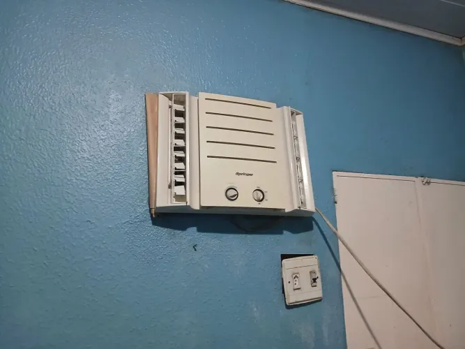 Vende-se um ar condicionado 7.500 funcionando normalmente 