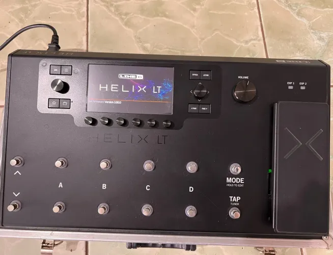 Pedaleira Line 6 Helix LT