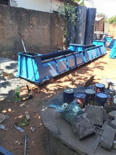 Forma de cocho para confinamento de gado
