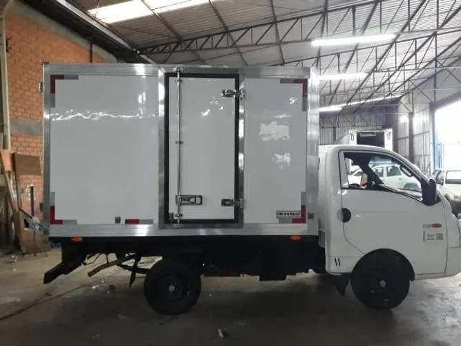 Baú Refrigerado e Frigorifico  HR/Bongo/Jac