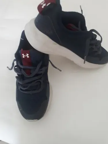 Tênis Infantil Under Armour tam 34 BR _ Azul Marinho - Seminovo palmilha interna : 24 cm