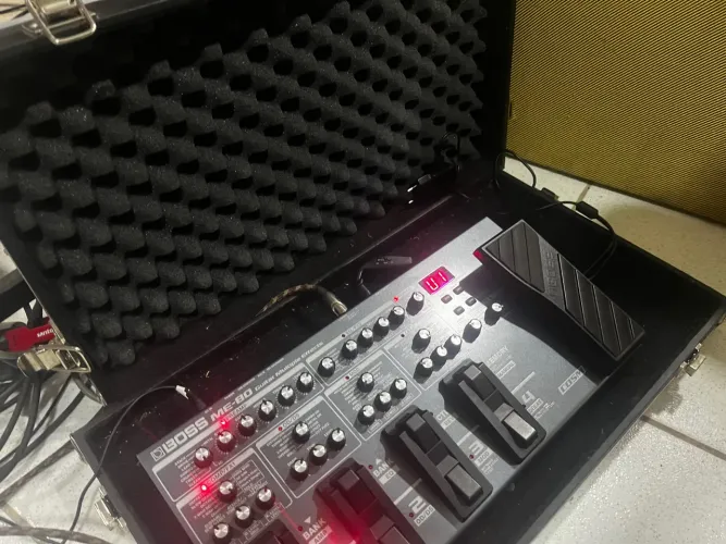 Pedaleira boas me 80 + case + fonte