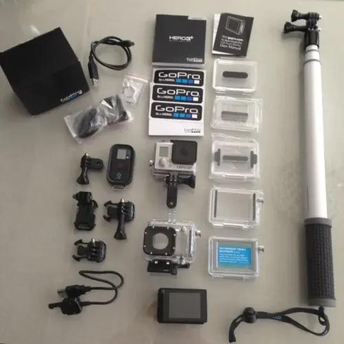 GoPro Hero 3+ Black Edition (completa com acessórios)