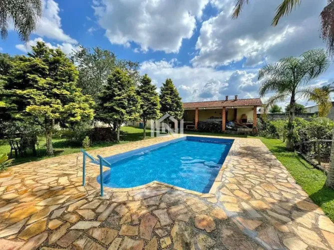 Casa térrea à venda no condomínio Los Álamos.