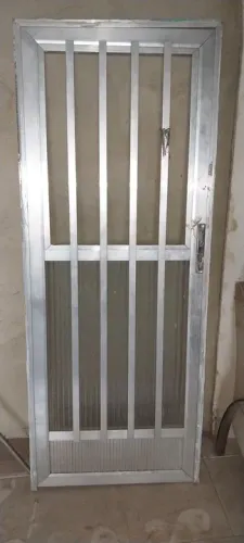 Porta de alumínio medidas pequena