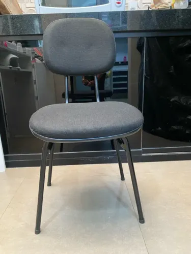 1 Cadeira de Escritório Preta