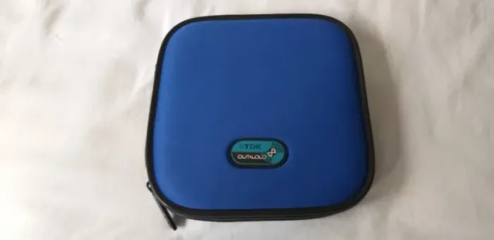 Estojo porta cds com alto falante estéreo, marca Tdk out loud (importado), m