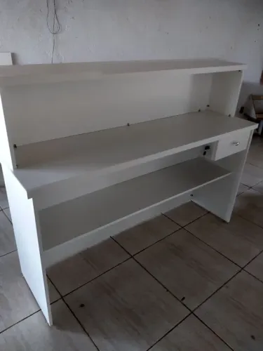 Balcão/recepção/caixa/atendimento 