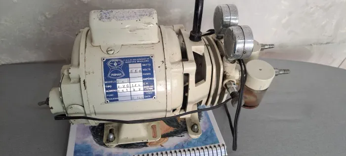 Bomba a vacuo e ar comprimido