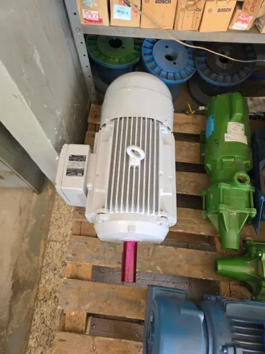 Vendo Motofreio 15 Cv 4 Polos Sew