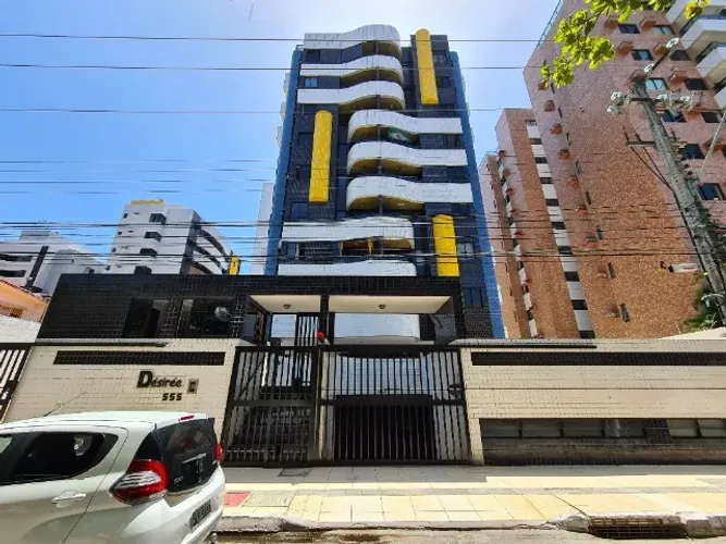 Aluga-se Apto com 02 Quartos Mobiliado, 02 Vagas de Garagem na Ponta Verde. 