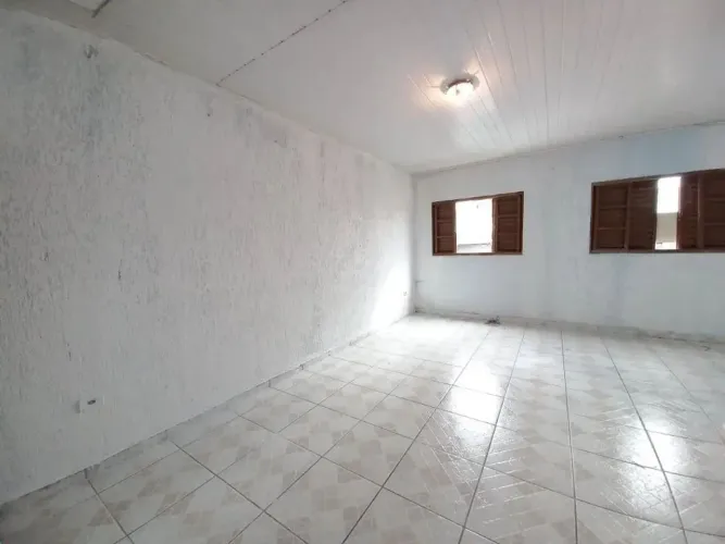 Prédio Comercial de Alto Padrão em Taboão da Serra-SP, 140m², 3 Banheiros, 1 Vaga. Imperdí