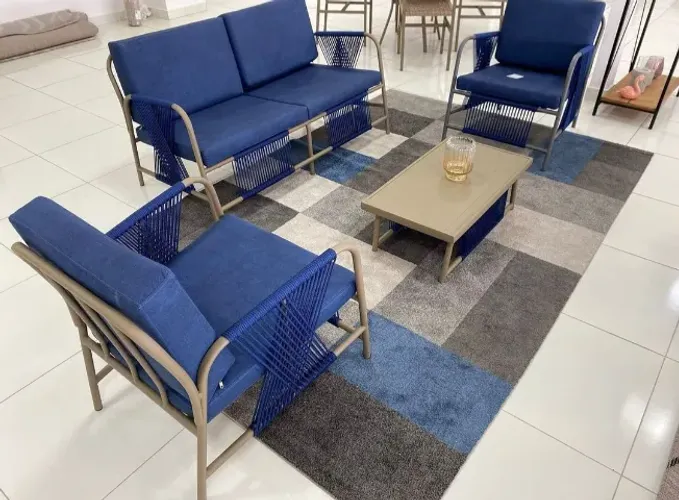 Sofá em corda náutica azul