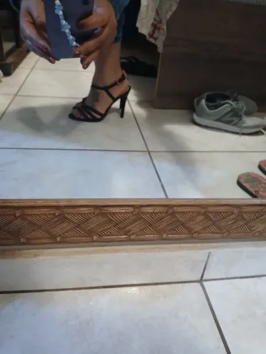 Vendo sandália preta se salto sem uso tamanho 3737